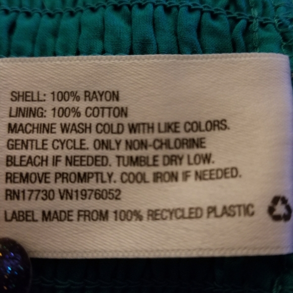 Beautiful spaghetti strap crop top - Picture 4 of 5